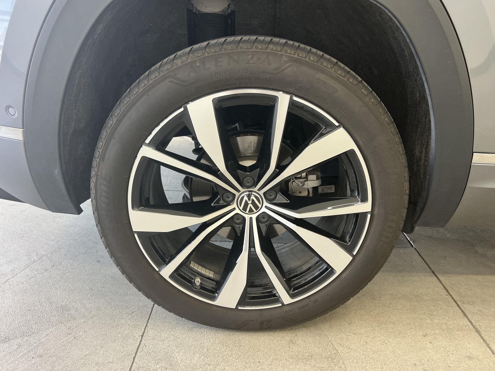 2025 Volkswagen Atlas Cross Sport SEL Premium R-LINE - Photo 9