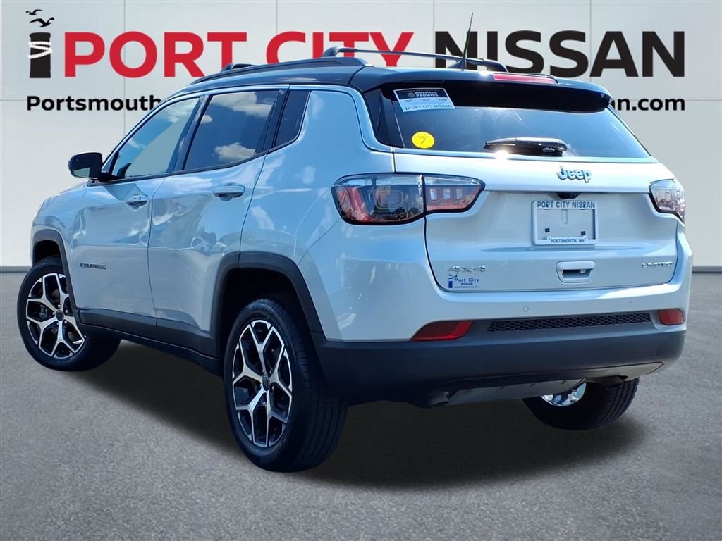 Used 2025 Silver Zynith Metallic Jeep Limited image 34