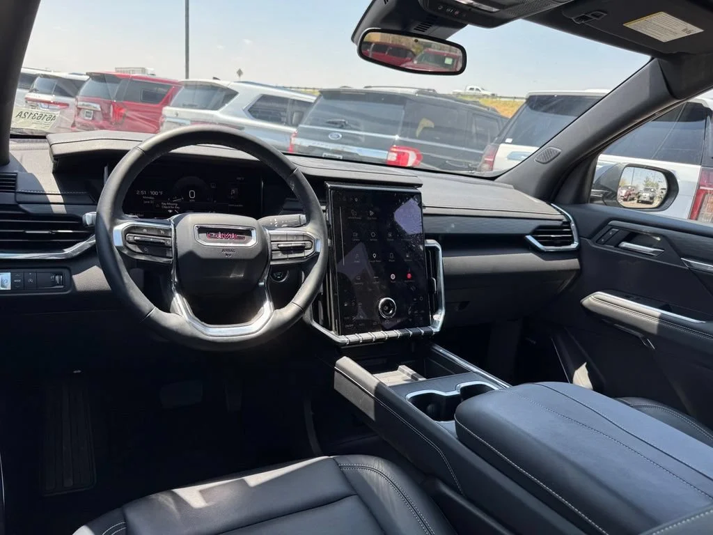 Used 2025 Sterling Metallic GMC Elevation image 3