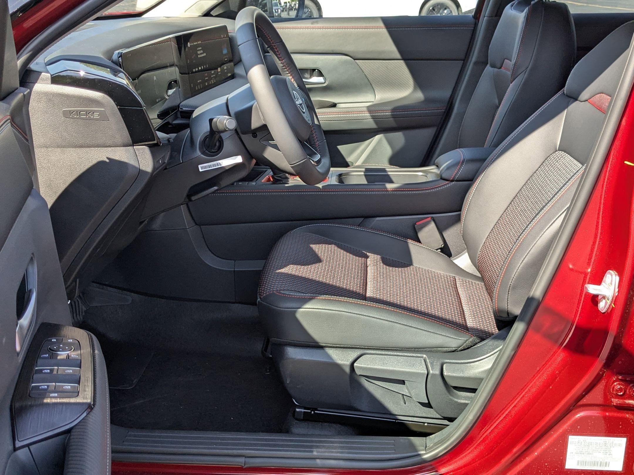 2026 Nissan KICKS SR AWD - Photo 11