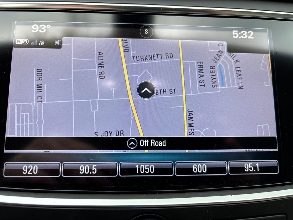 Used 2017 Red Buick Essence image 5