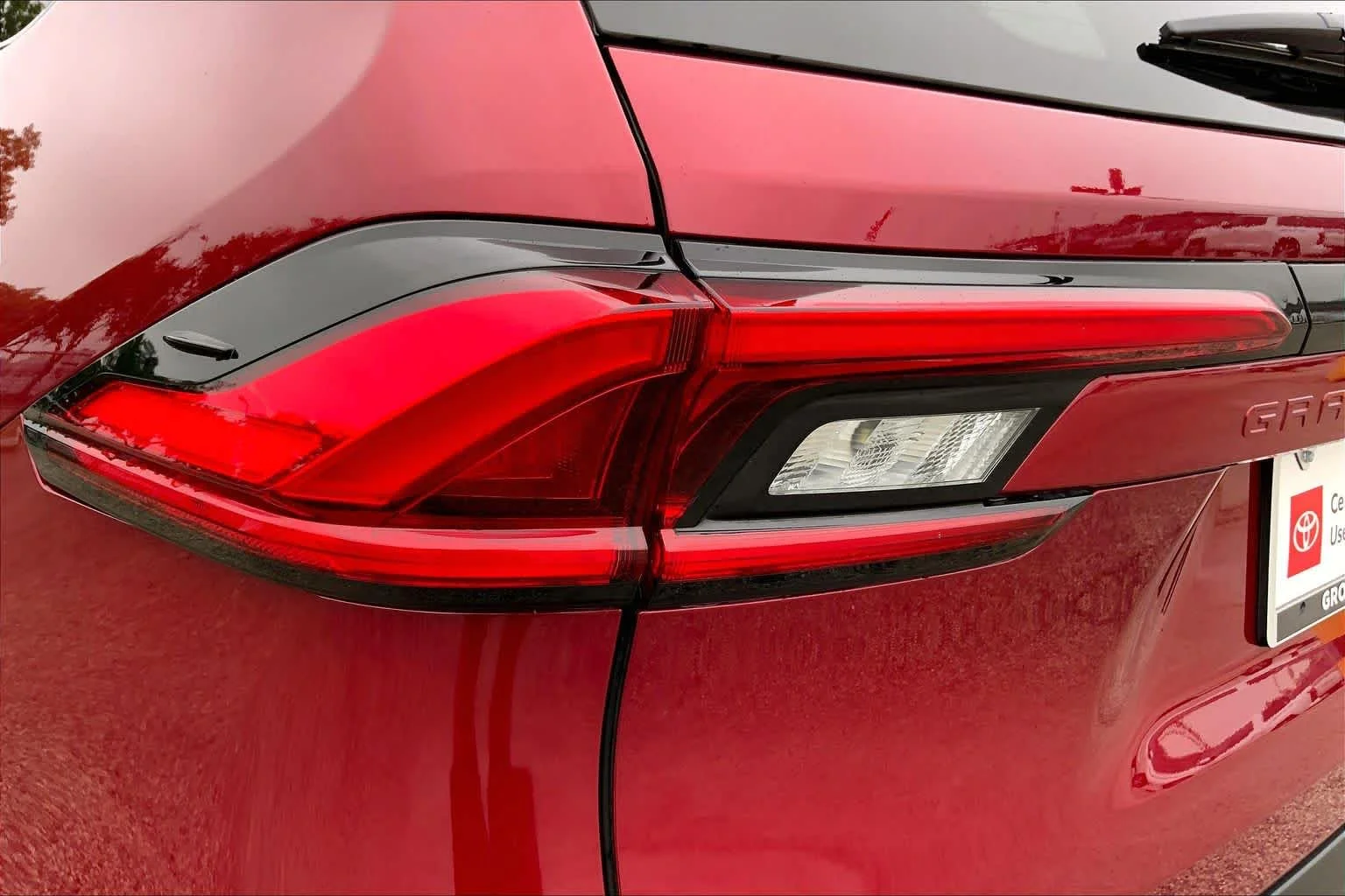 Used 2024 Ruby Flare Pearl Toyota XLE image 28
