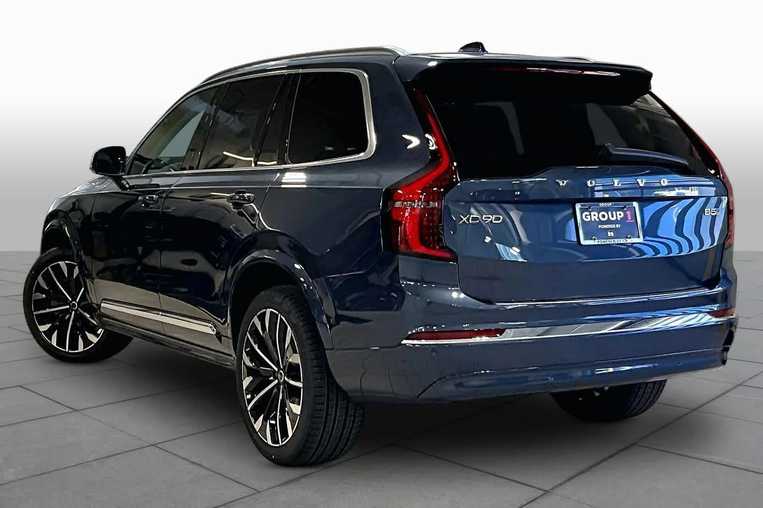 New 2026 DENIM BLUE Volvo Plus image 3