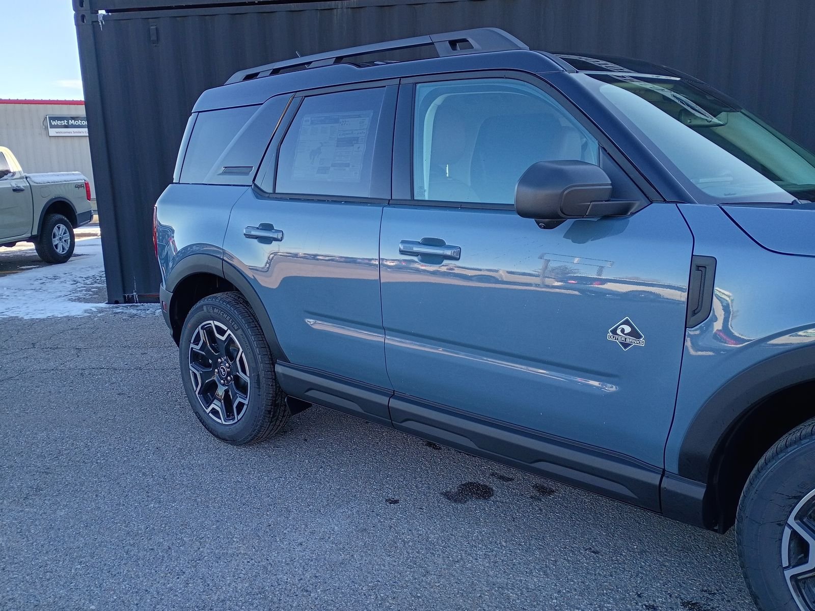 View vehicle photo 6