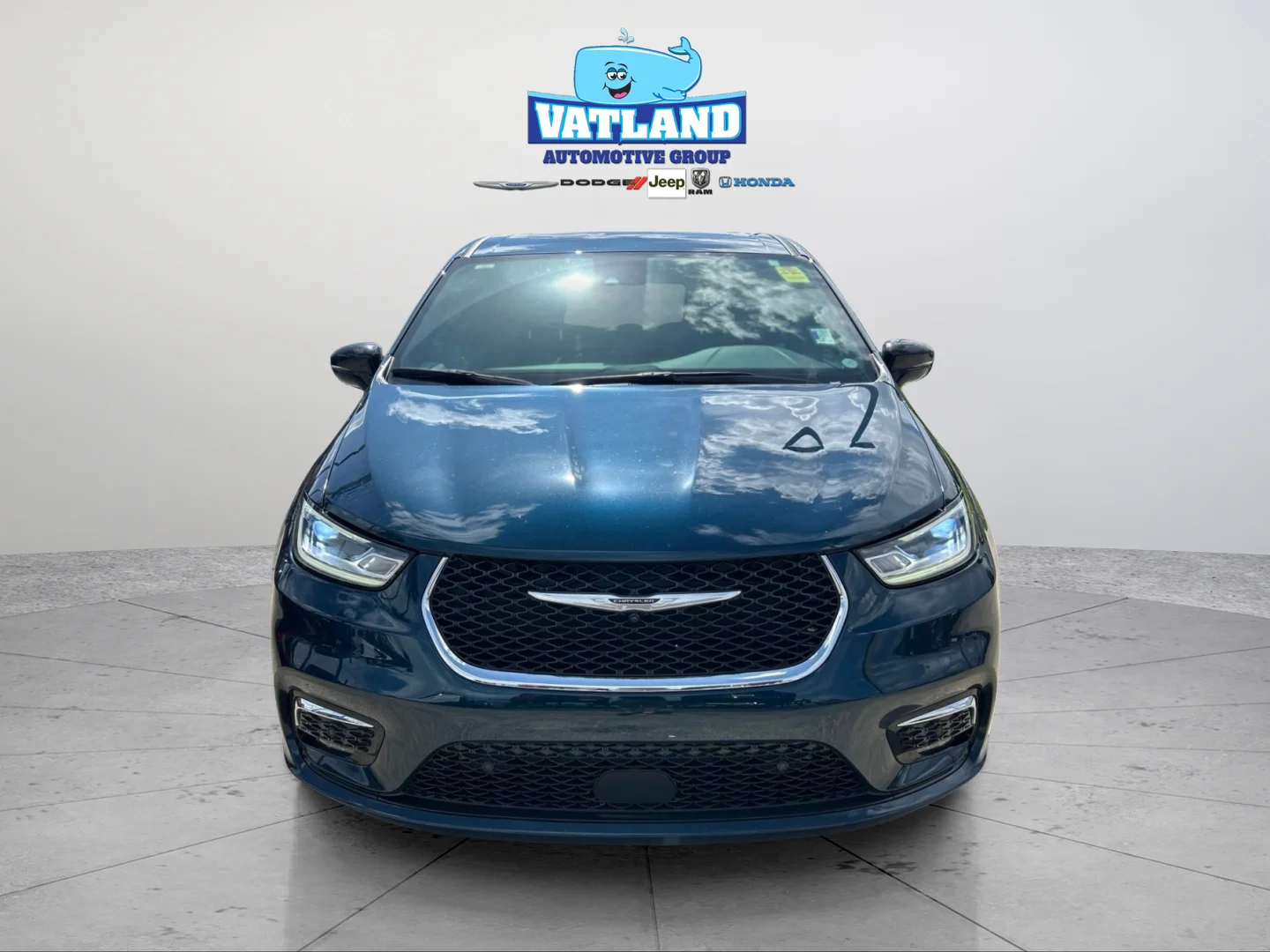 Used 2025 Blue Pearl Chrysler Select image 21