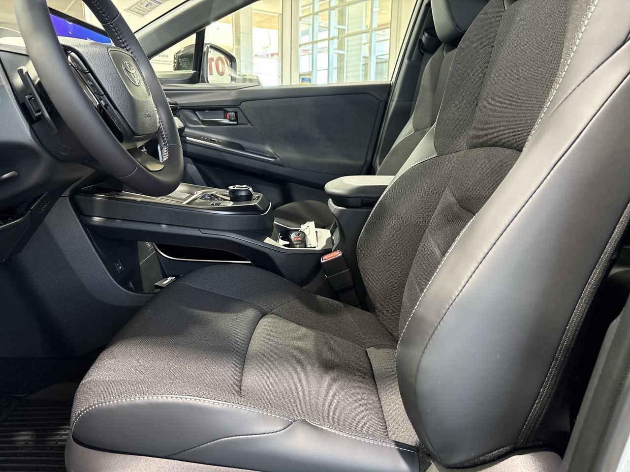 2026 Toyota C-HR SE - Photo 11