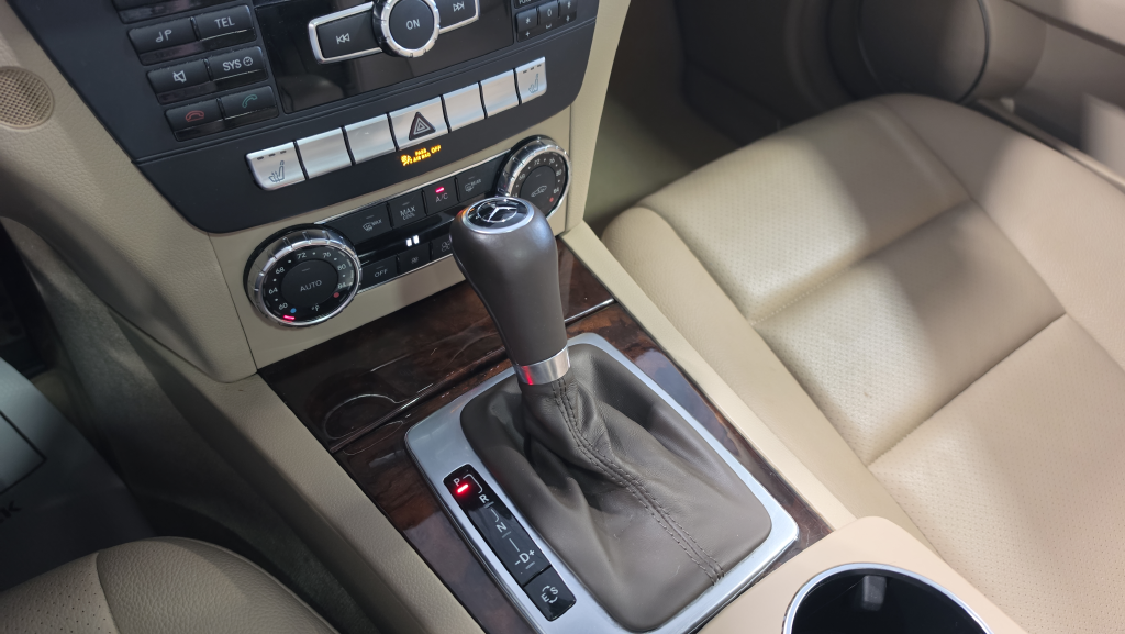 Used 2012  Mercedes-Benz C 300 image 26