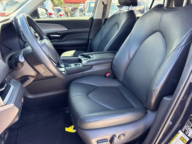 Used 2025 Blue Toyota XLE image 10