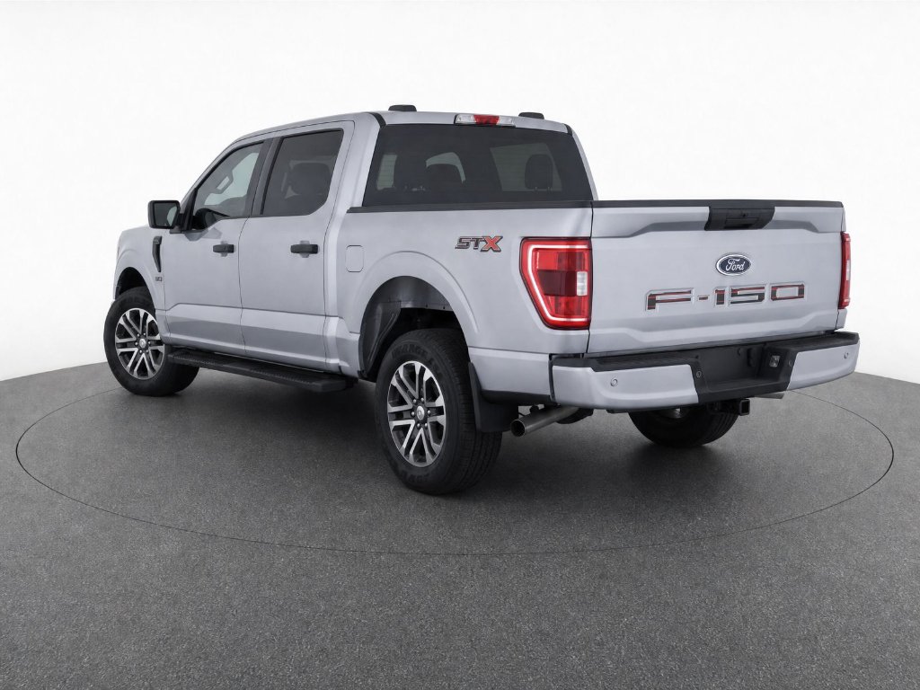 Used 2023 Iconic Silver Metallic Ford XL image 4