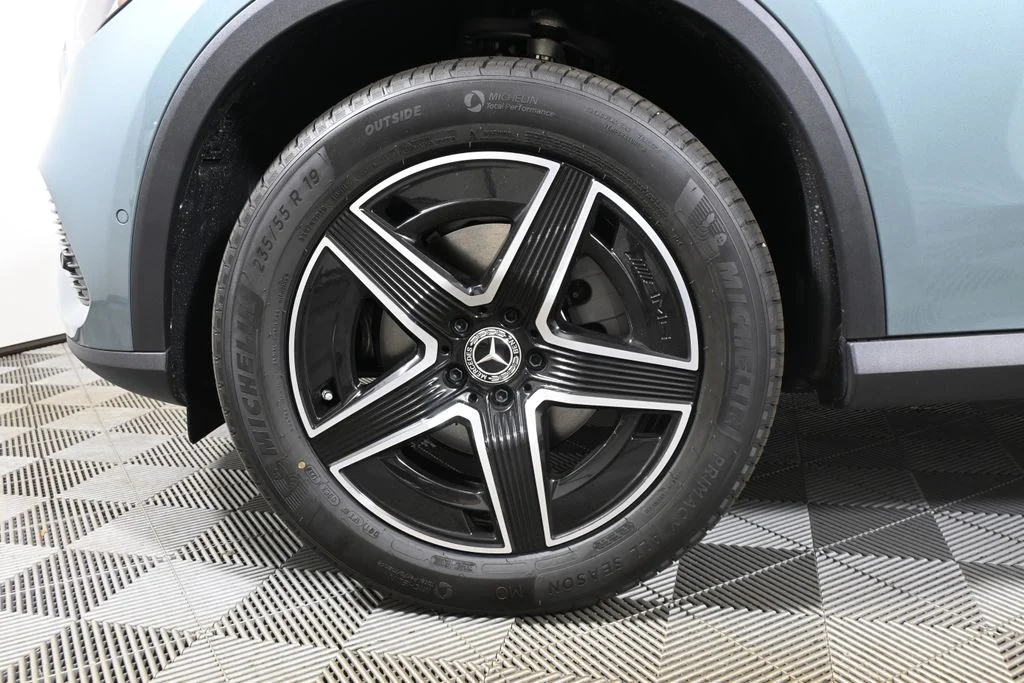 New 2026 Silver Mercedes-Benz GLC 300 image 12