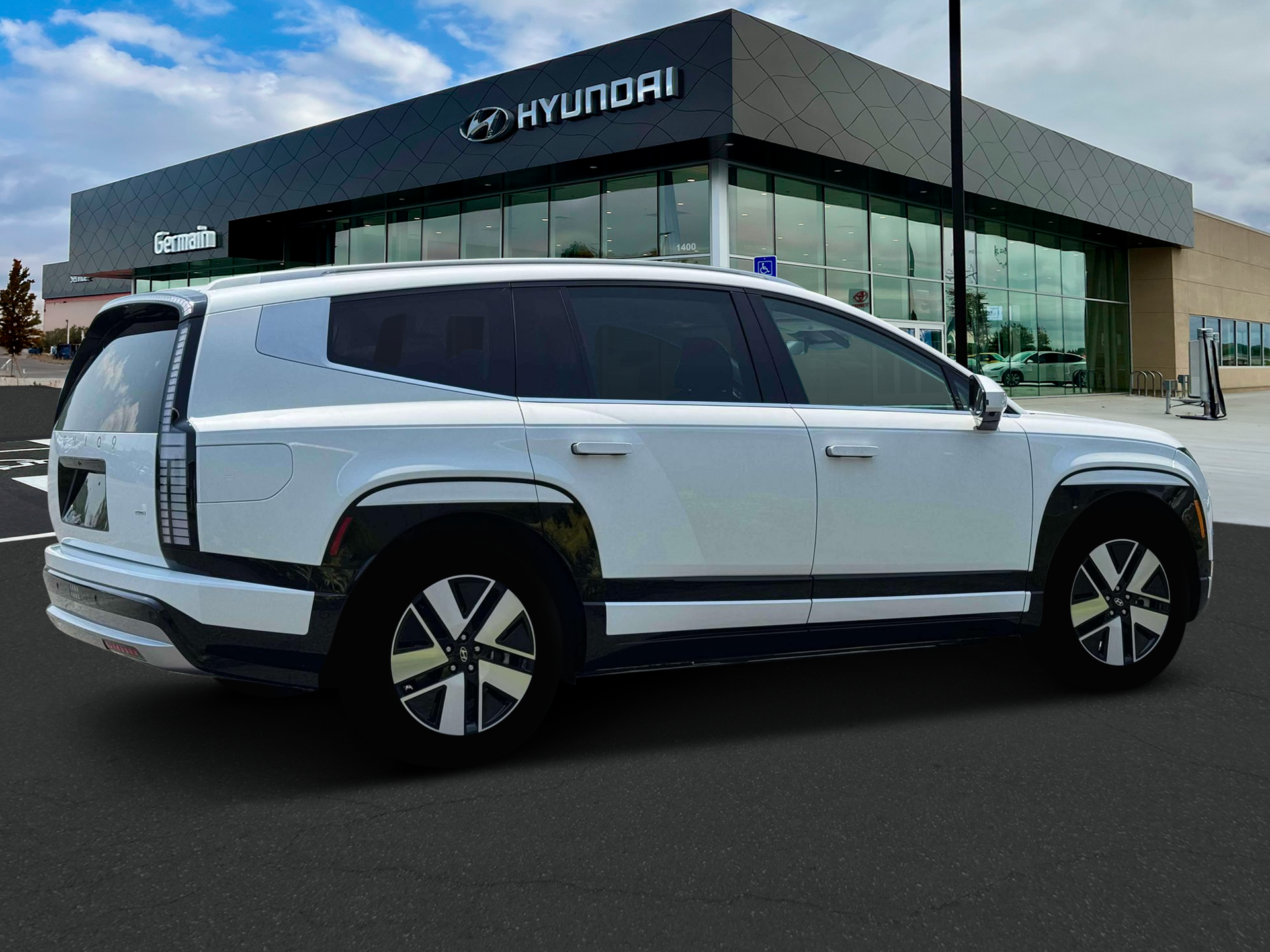 New 2026 Snow White Pearl Hyundai SEL image 8