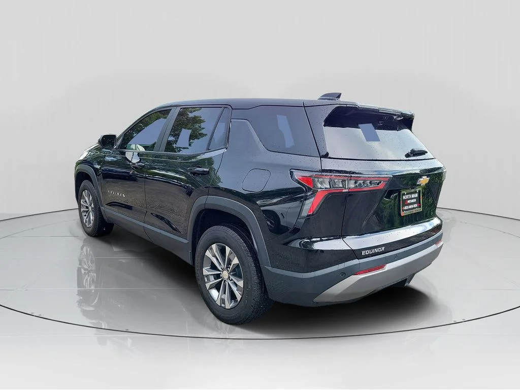 Used 2025 Black Chevrolet LT image 5