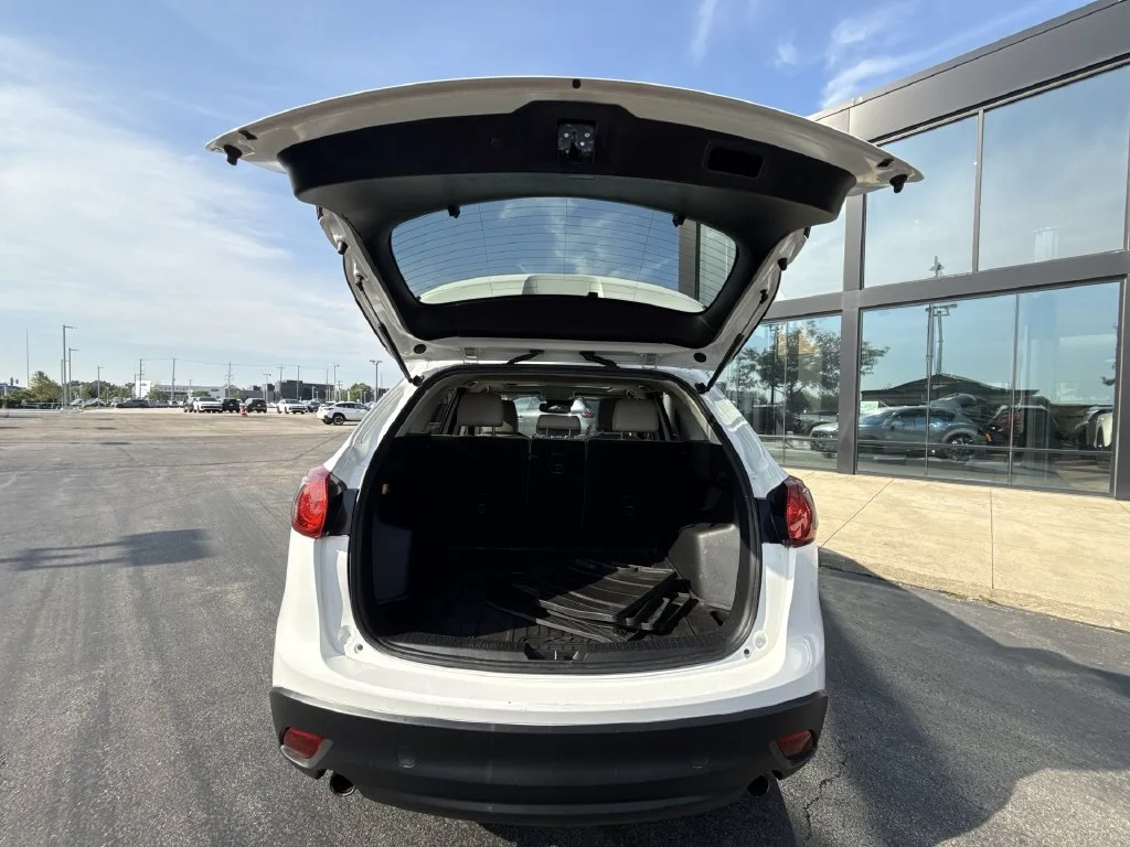 Used 2015 White Mazda Grand Touring image 25