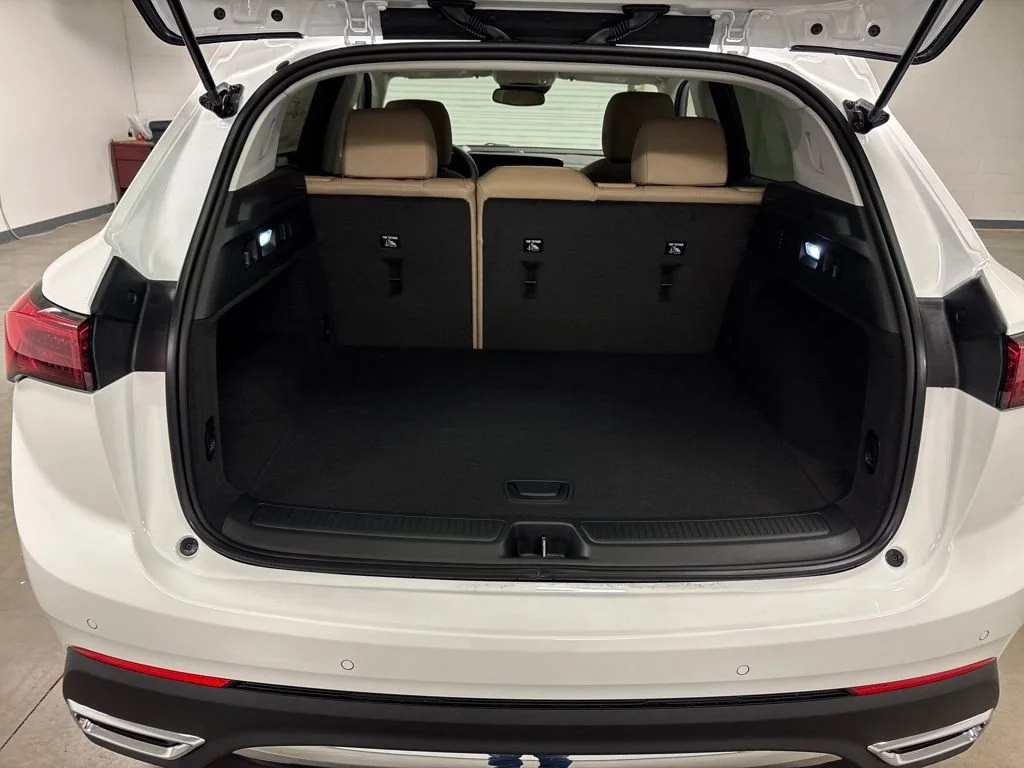 New 2026 Summit White Buick Preferred image 17