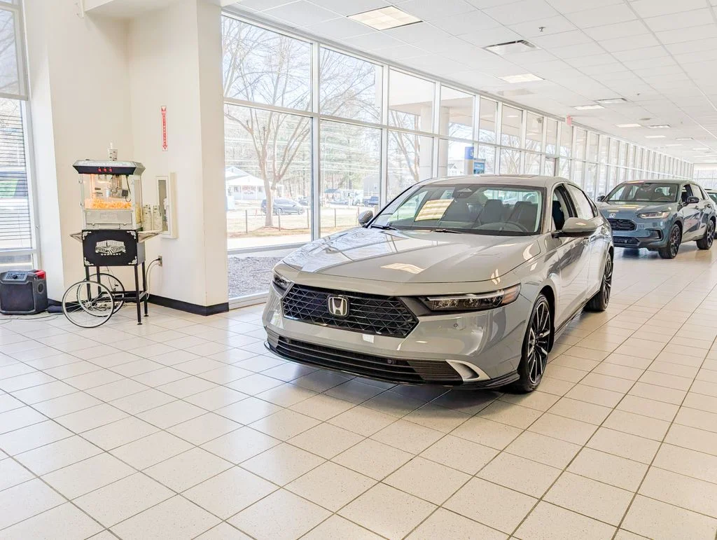 Used 2018 Modern Steel Metallic Honda Sport Touring image 21