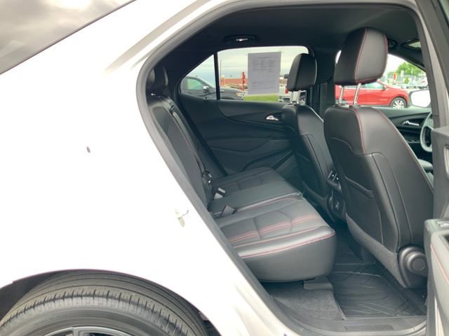 Used 2022 Iridescent Pearl Tricoat Chevrolet RS image 19