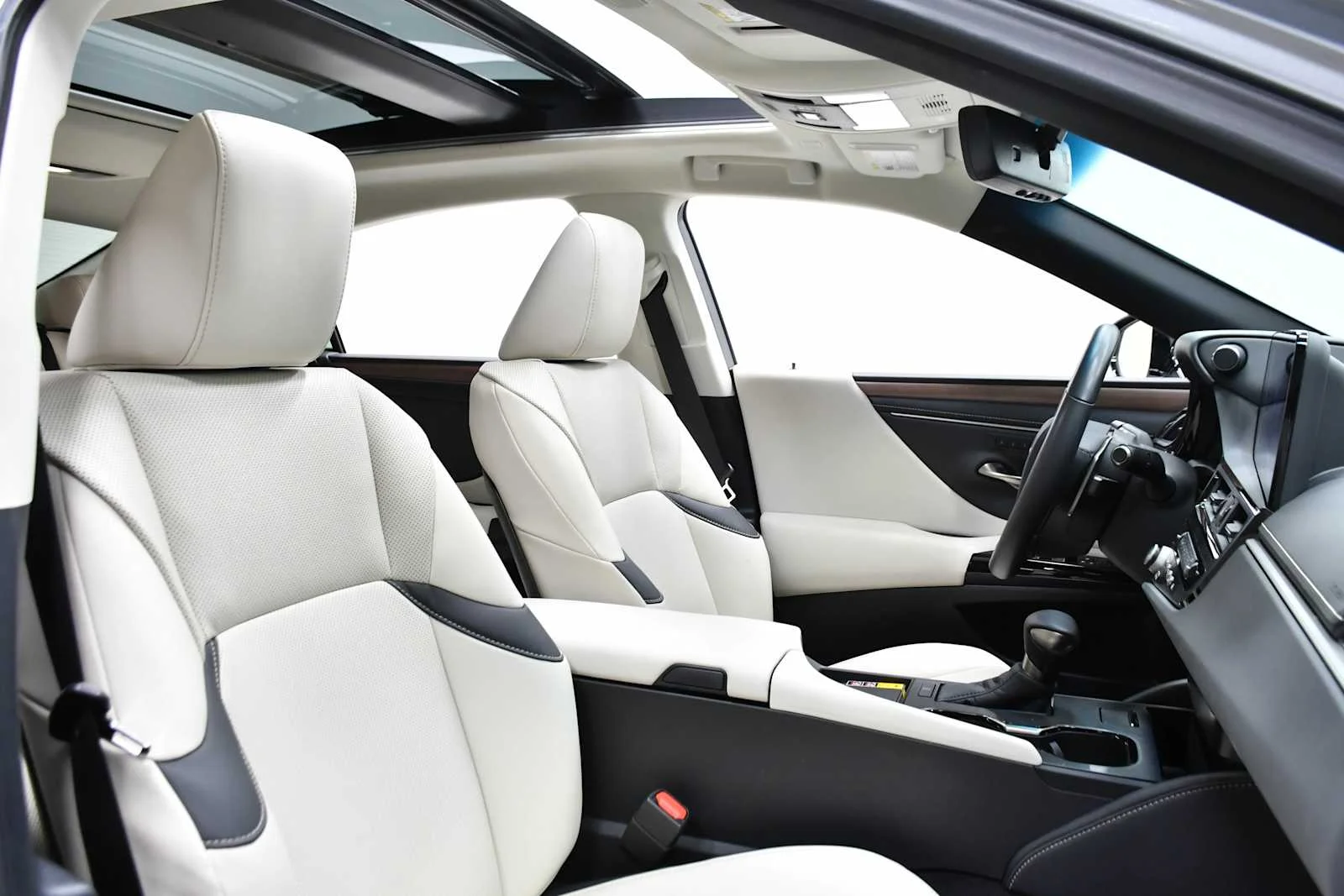Used 2025 Iridium Lexus  image 22