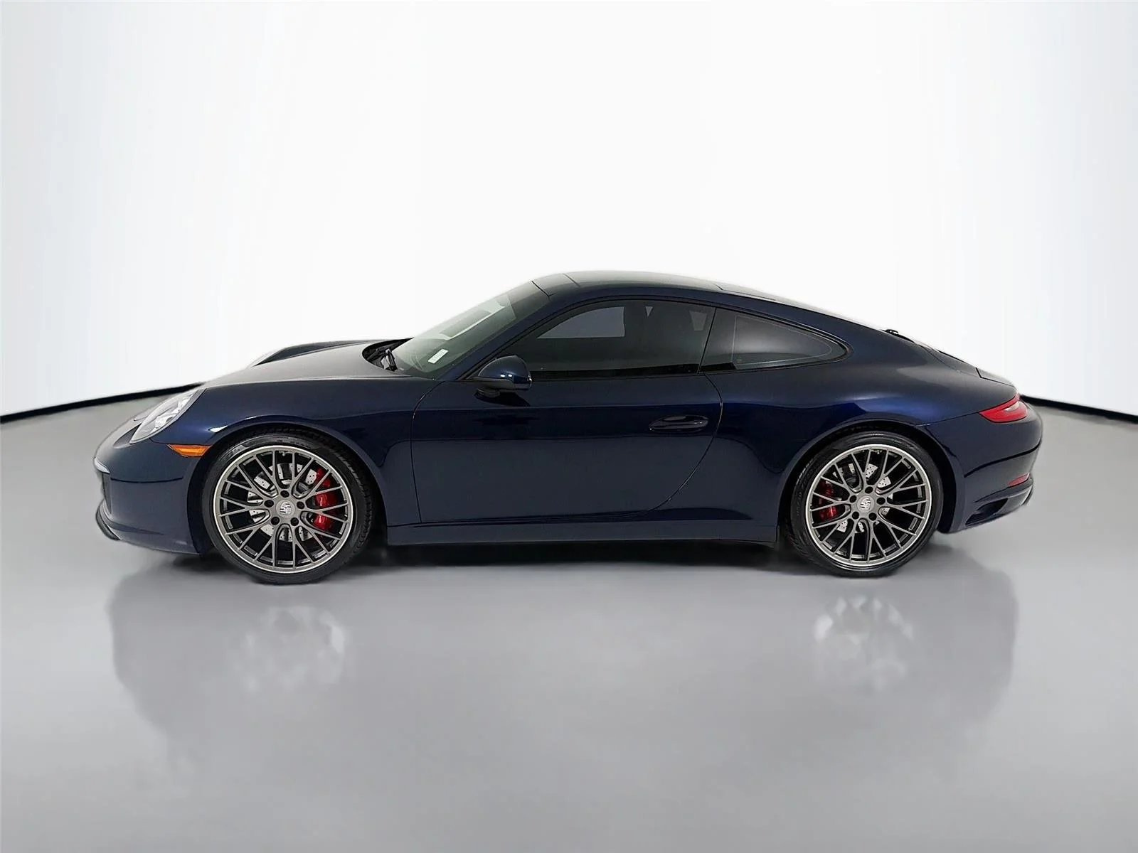 Used 2018 Night Blue Metallic Porsche Carrera S image 2