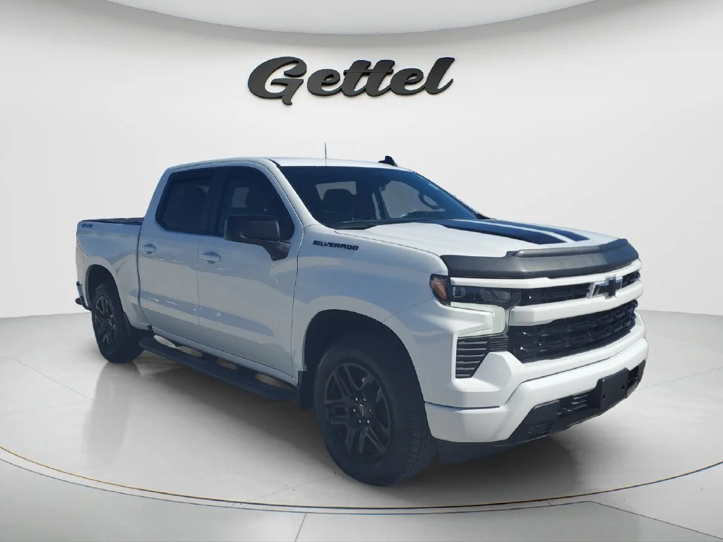 Used 2024 Summit White Chevrolet RST image 10