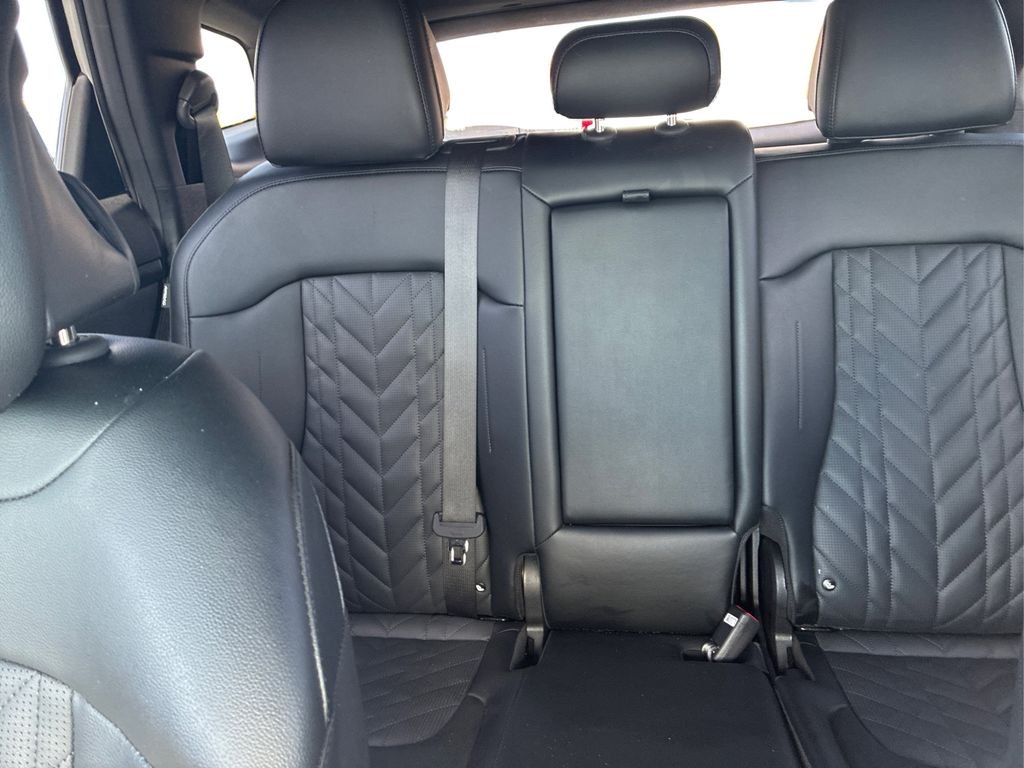 Used 2024 Wolf Gray Kia X-Line image 10