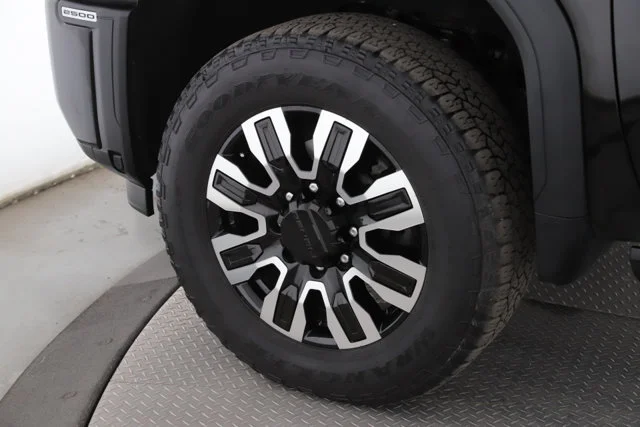 Used 2024 Black GMC Denali Ultimate image 13