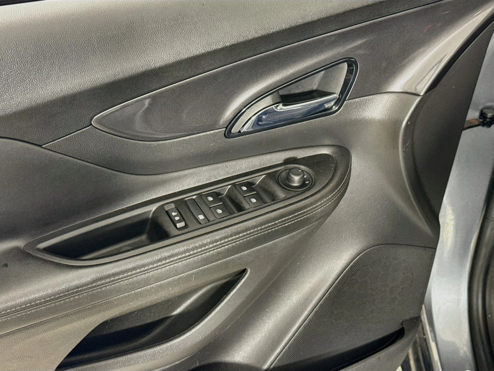 Used 2019 Gray Buick Preferred image 20