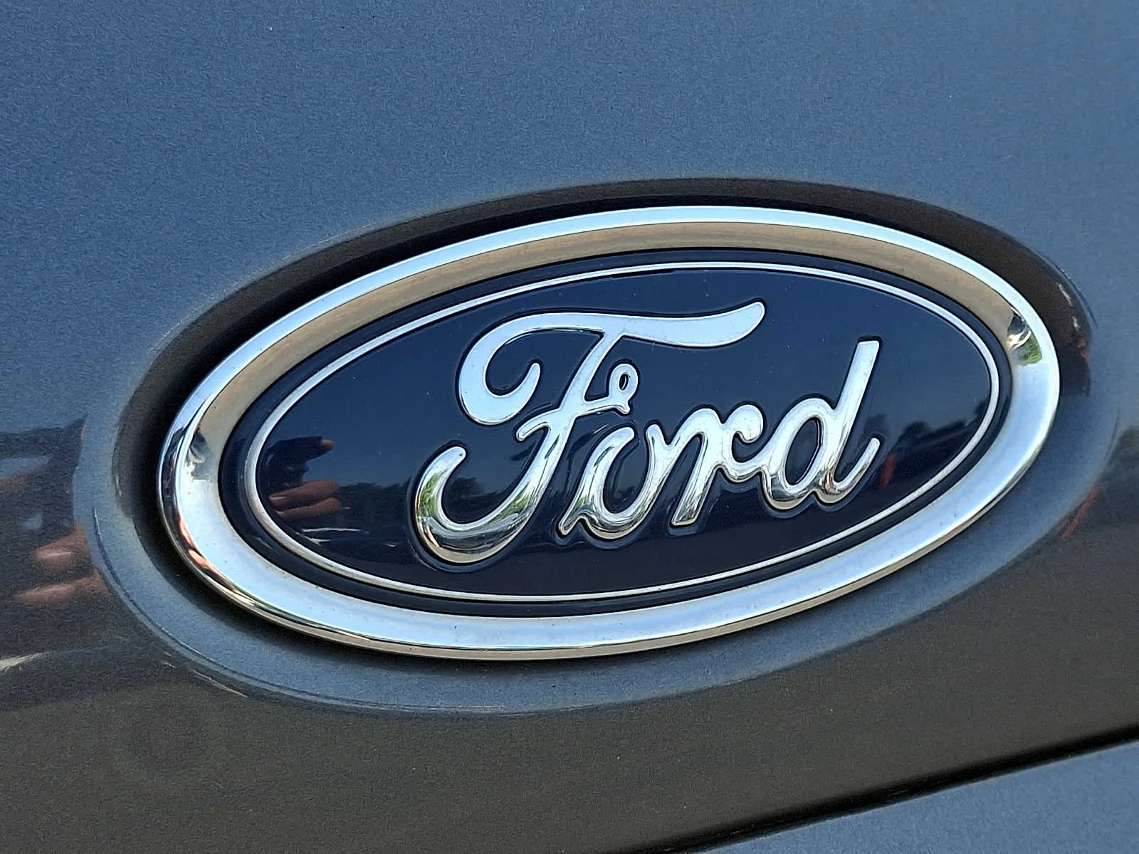 Used 2021 Smoke Metallic Ford SE image 31