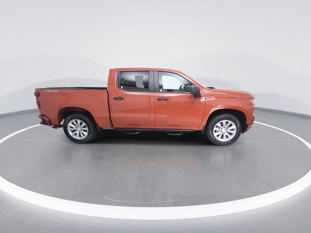 Used 2021 Red Chevrolet Custom image 8