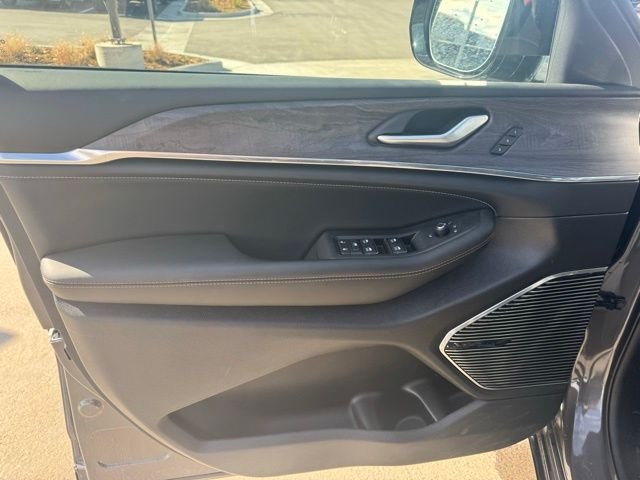 2025 Jeep Grand Cherokee Overland 4xe - Photo 13