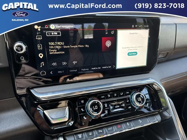 Used 2025 Silver GMC Denali image 27