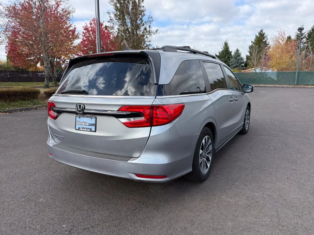 Used 2024 Lunar Silver Metallic Honda EX-L image 7