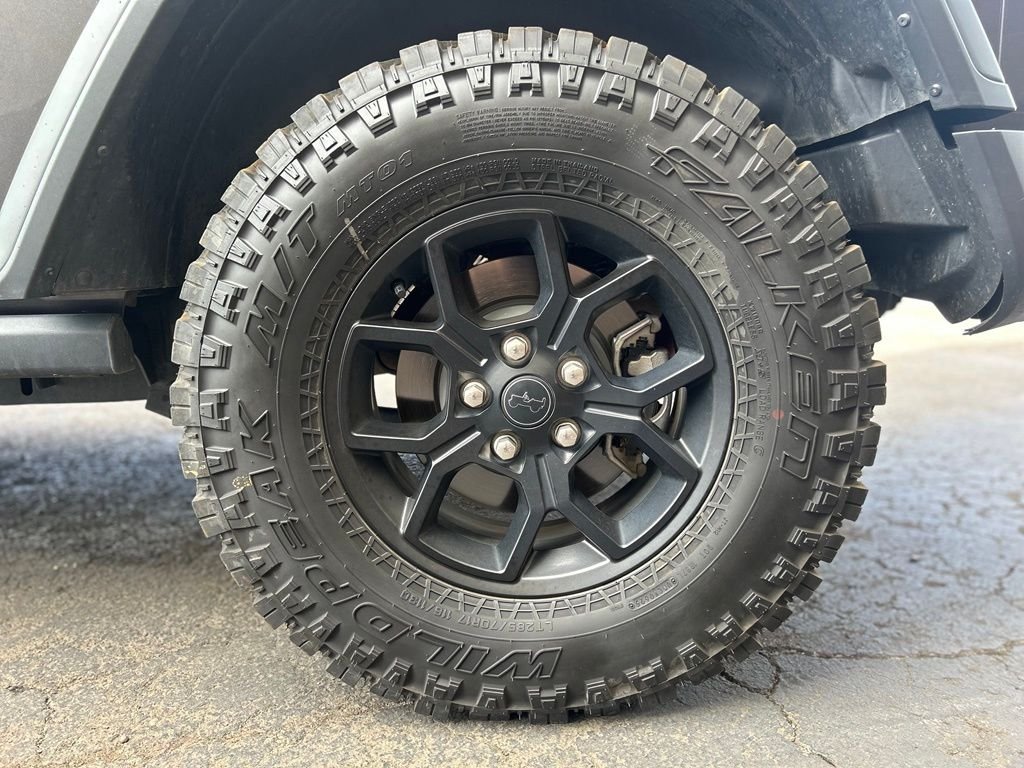 Used 2018 Granite Crystal Metallic Clearcoat Jeep Unlimited Rubicon image 9