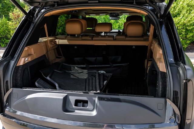 Used 2025 Gray Land Rover Autobiography image 71