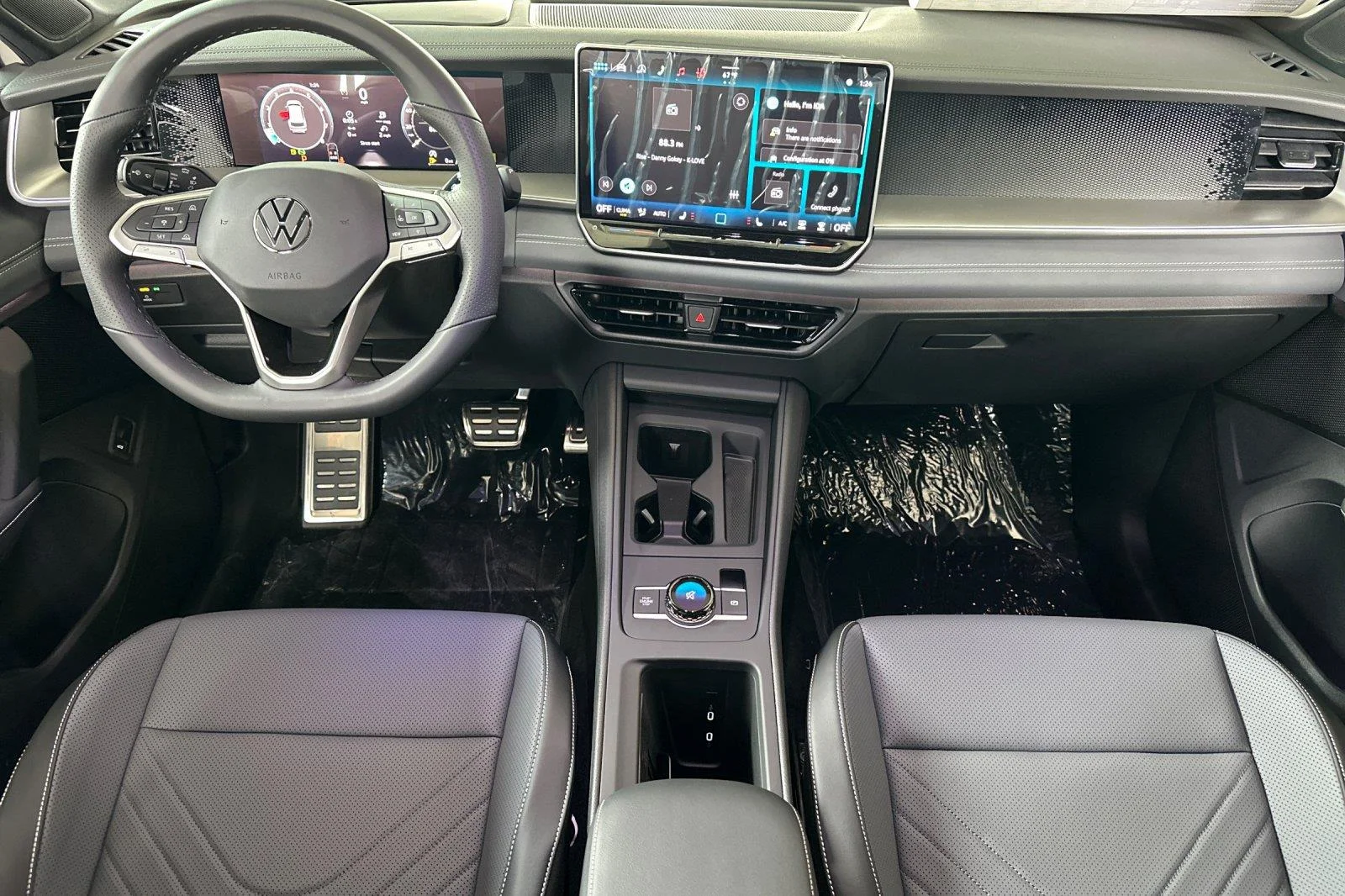 New 2026 Sandstone w/Deep Black Roof Volkswagen SE R-Line Black image 13
