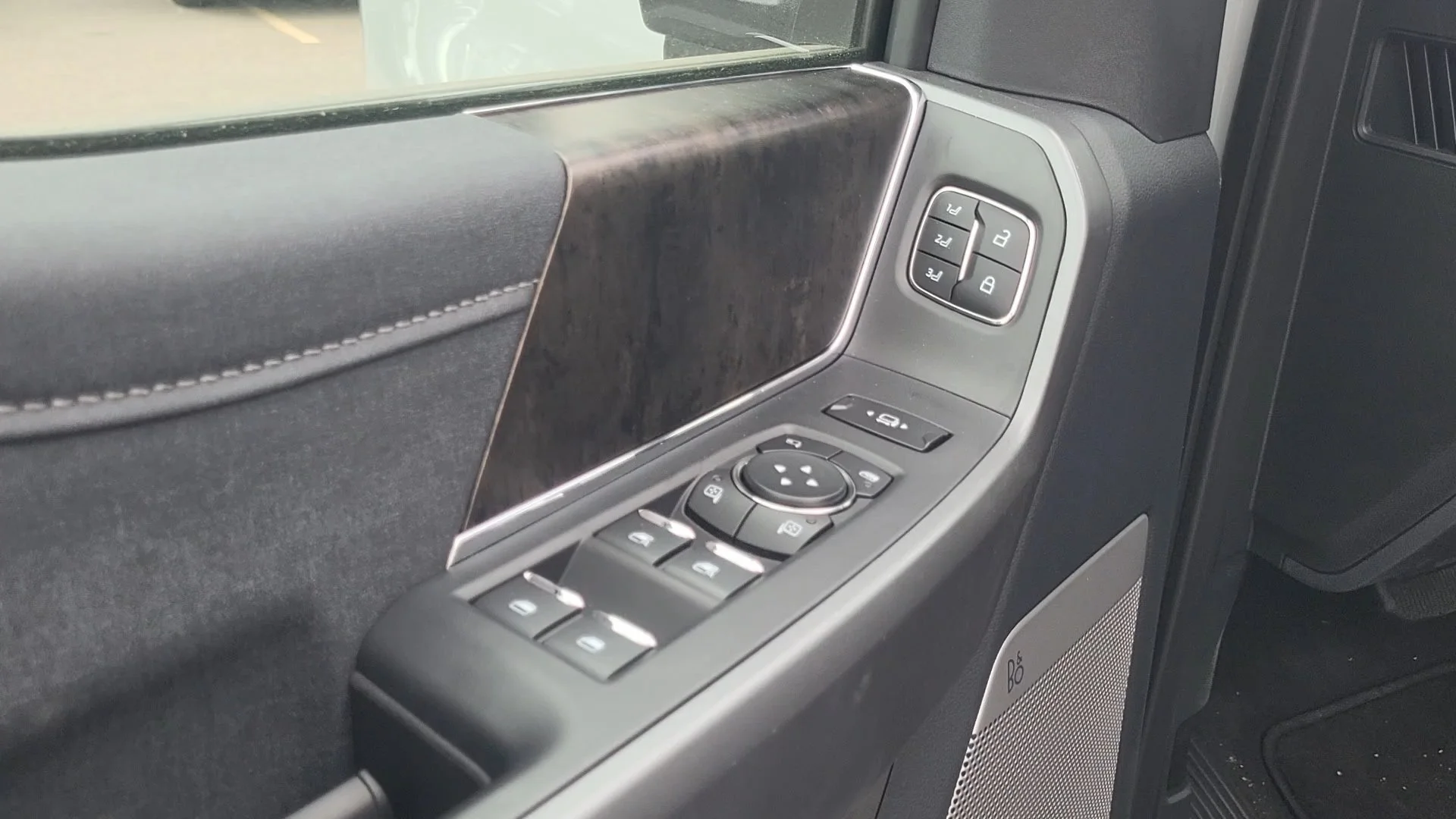 New 2026 Avalanche Ford LARIAT image 12