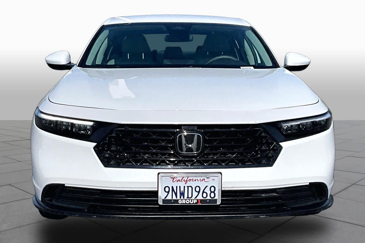Used 2024 Platinum White Pearl Honda LX image 3