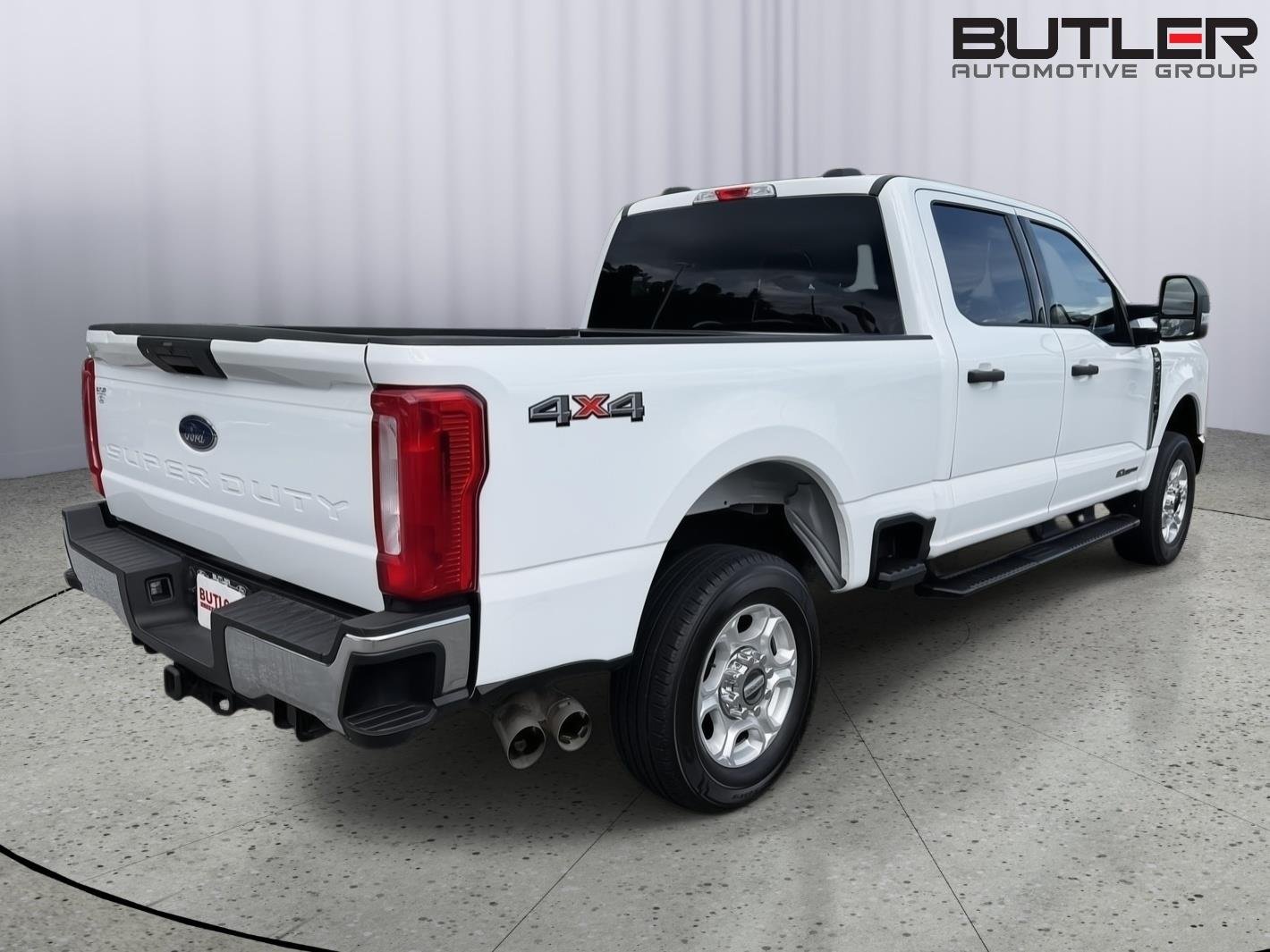 Used 2025 Oxford White Ford XLT image 8