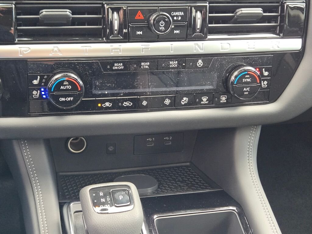 New 2026 Everest White Pearl TriCoat / Super Black Two-tone Nissan Platinum image 32