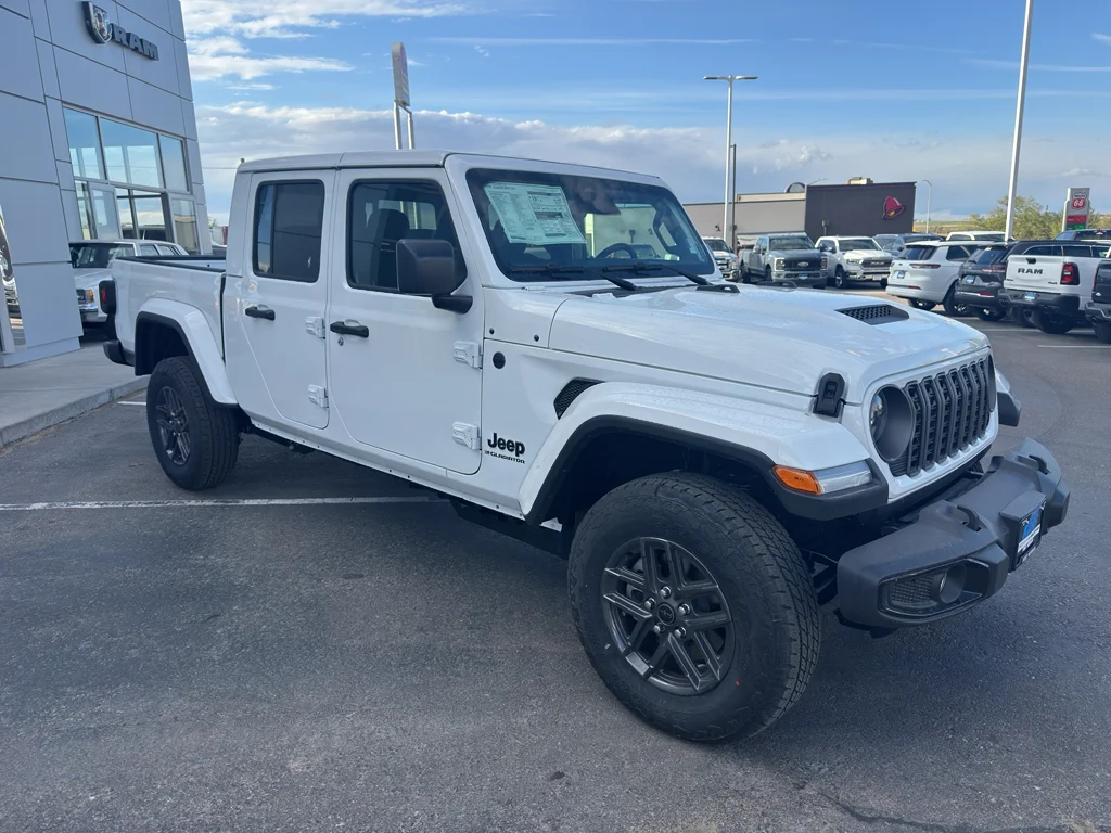 New 2026 Bright White Clear-Coat Exterior Paint Jeep Sport S image 7