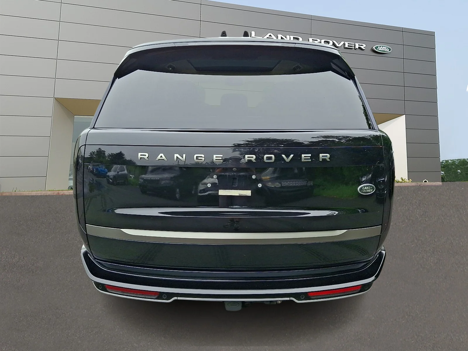 Certified Used 2023 Santorini Black Metallic - 1AG Land Rover P400 SE image 7