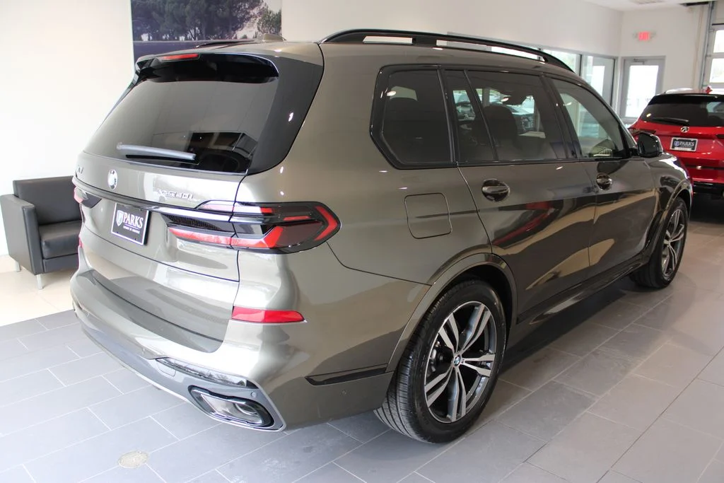 New 2026 Manhattan Green Metallic BMW xDrive40i image 18