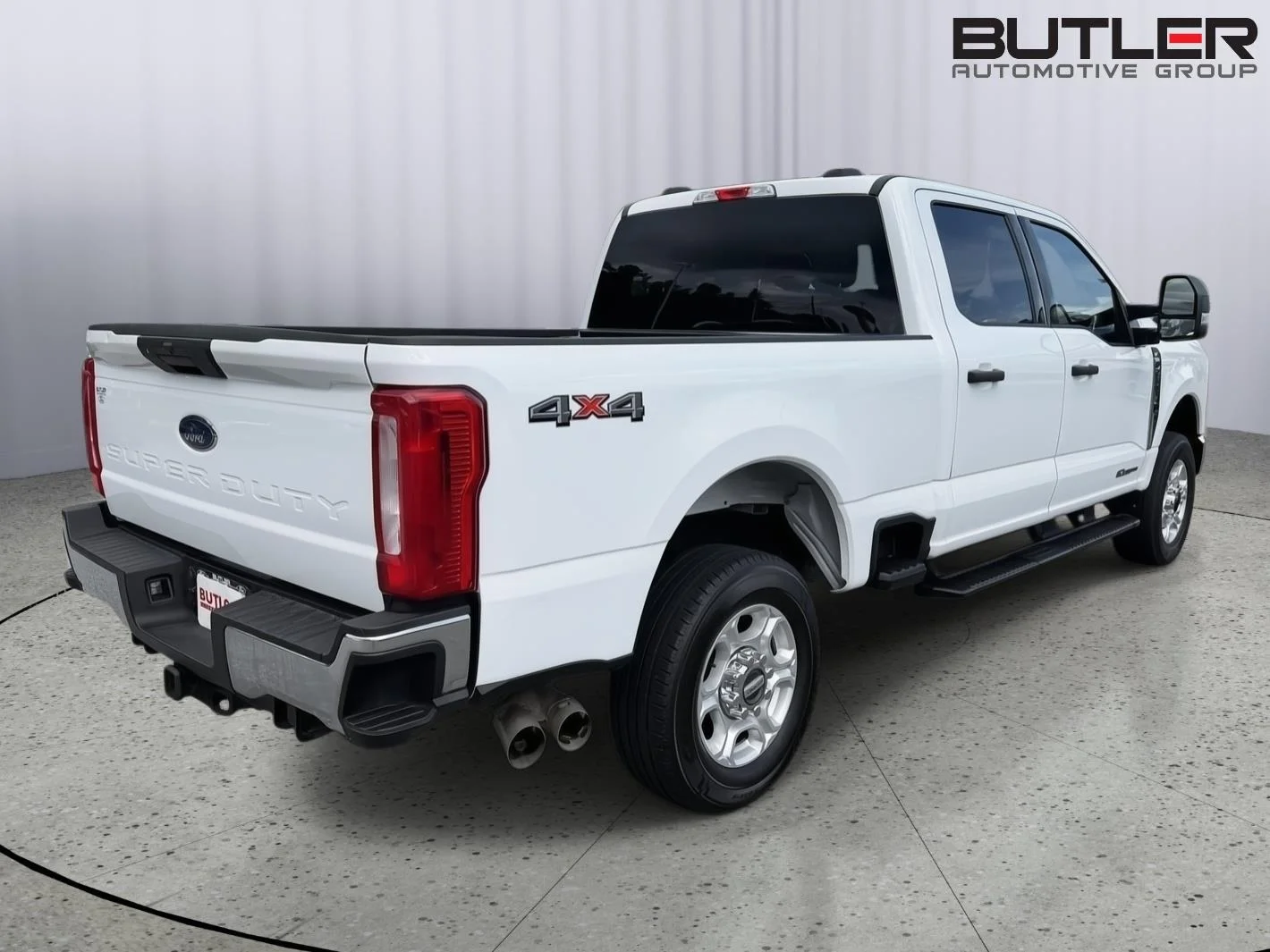 Used 2025 Oxford White Ford XLT image 8