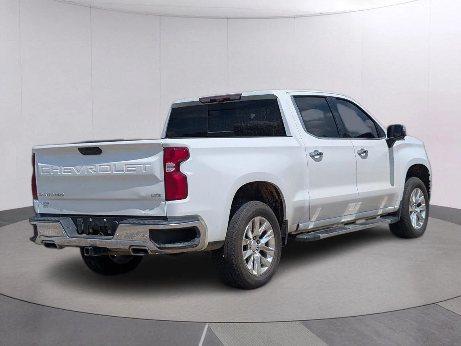 Used 2021 SUMMIT WHITE Chevrolet LTZ image 6