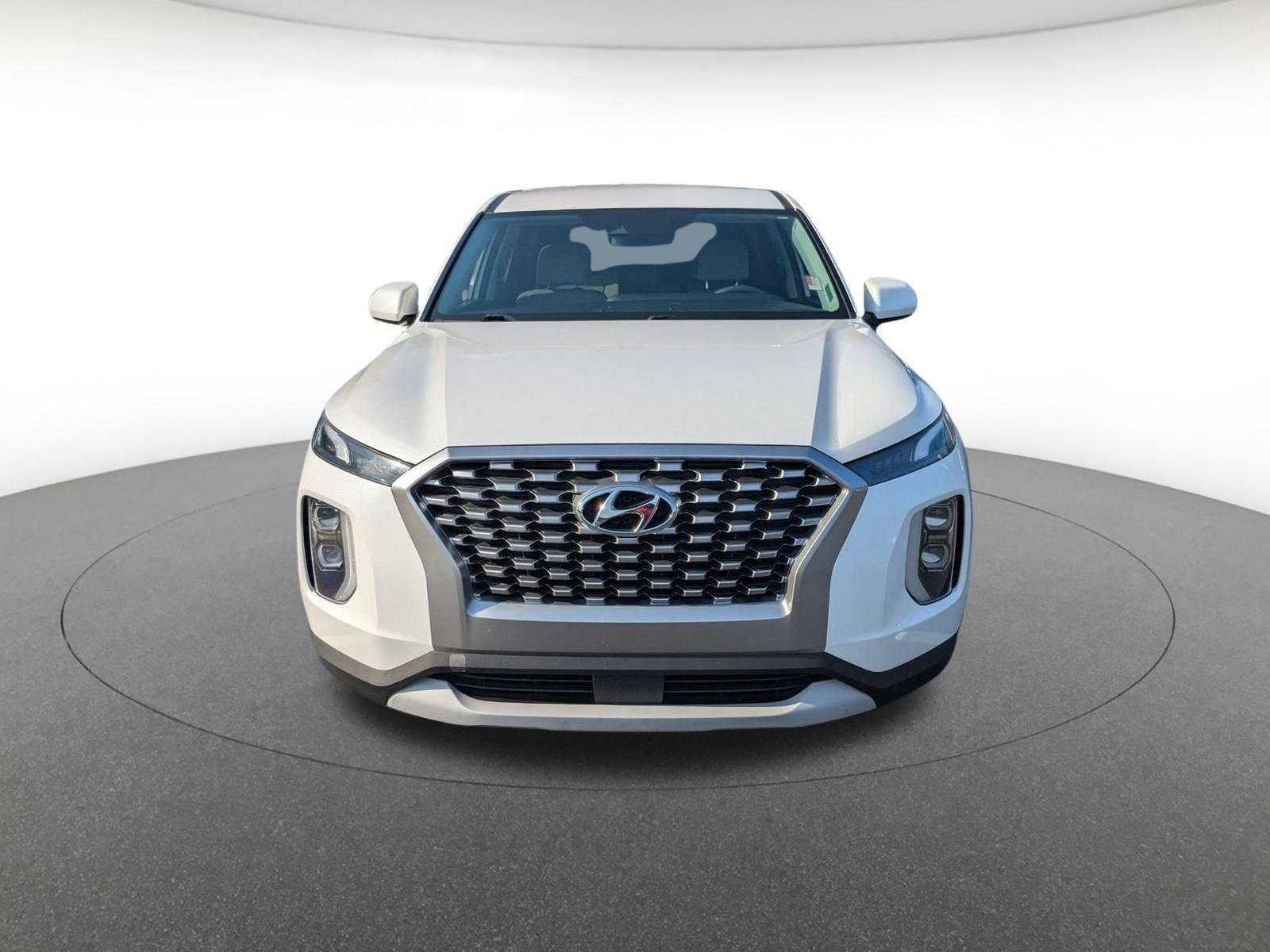 Used 2021 Hyper White Hyundai SE image 9