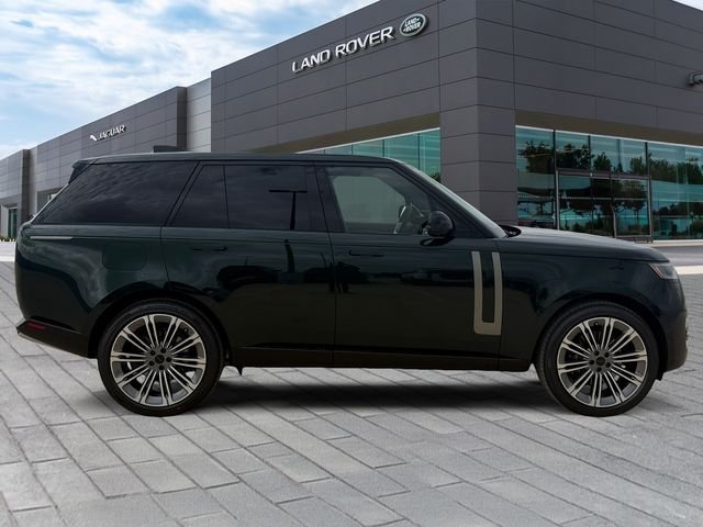New 2026 British Racing Green LAND ROVER SE image 6