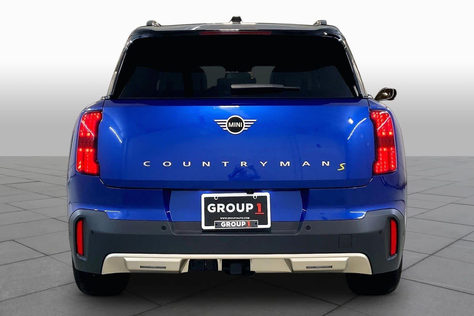 Certified Used 2025 Blazing Blue Metallic MINI SE image 4