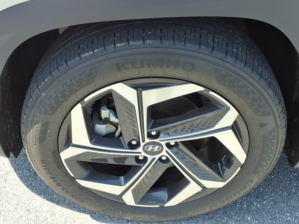 Used 2024 Shimmering Silver Hyundai SEL image 8
