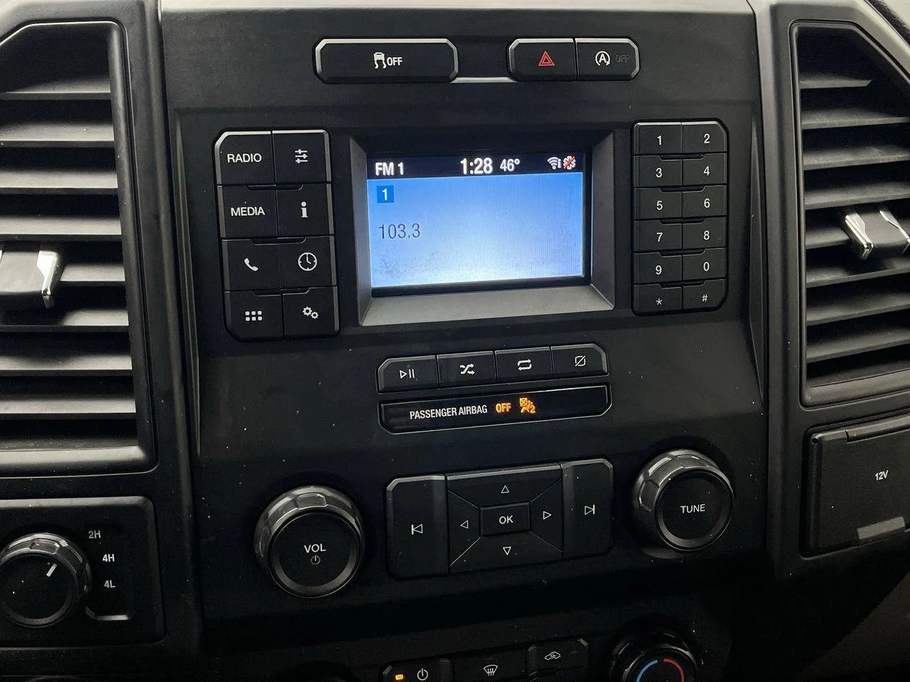Used 2020 White Ford XL image 15