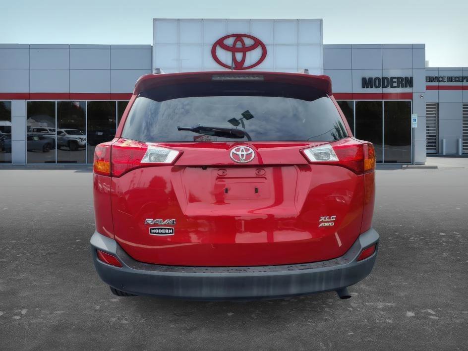 Used 2014 Barcelona Red Metallic Toyota XLE image 4