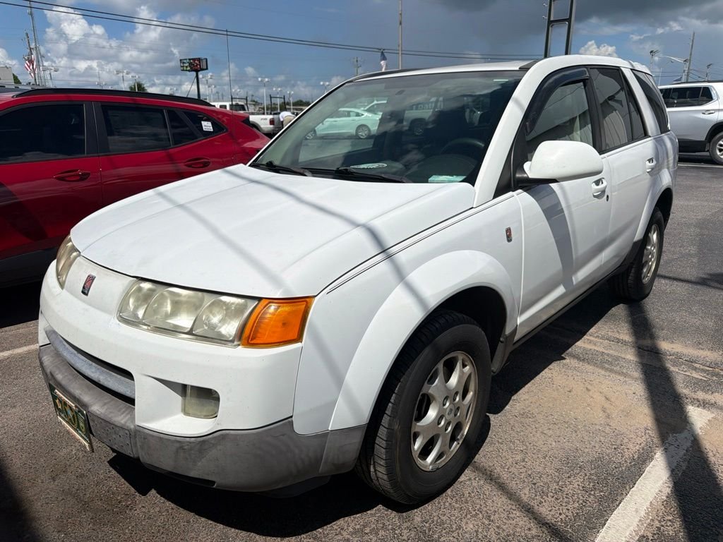Used 2005 White Saturn V6 image 1